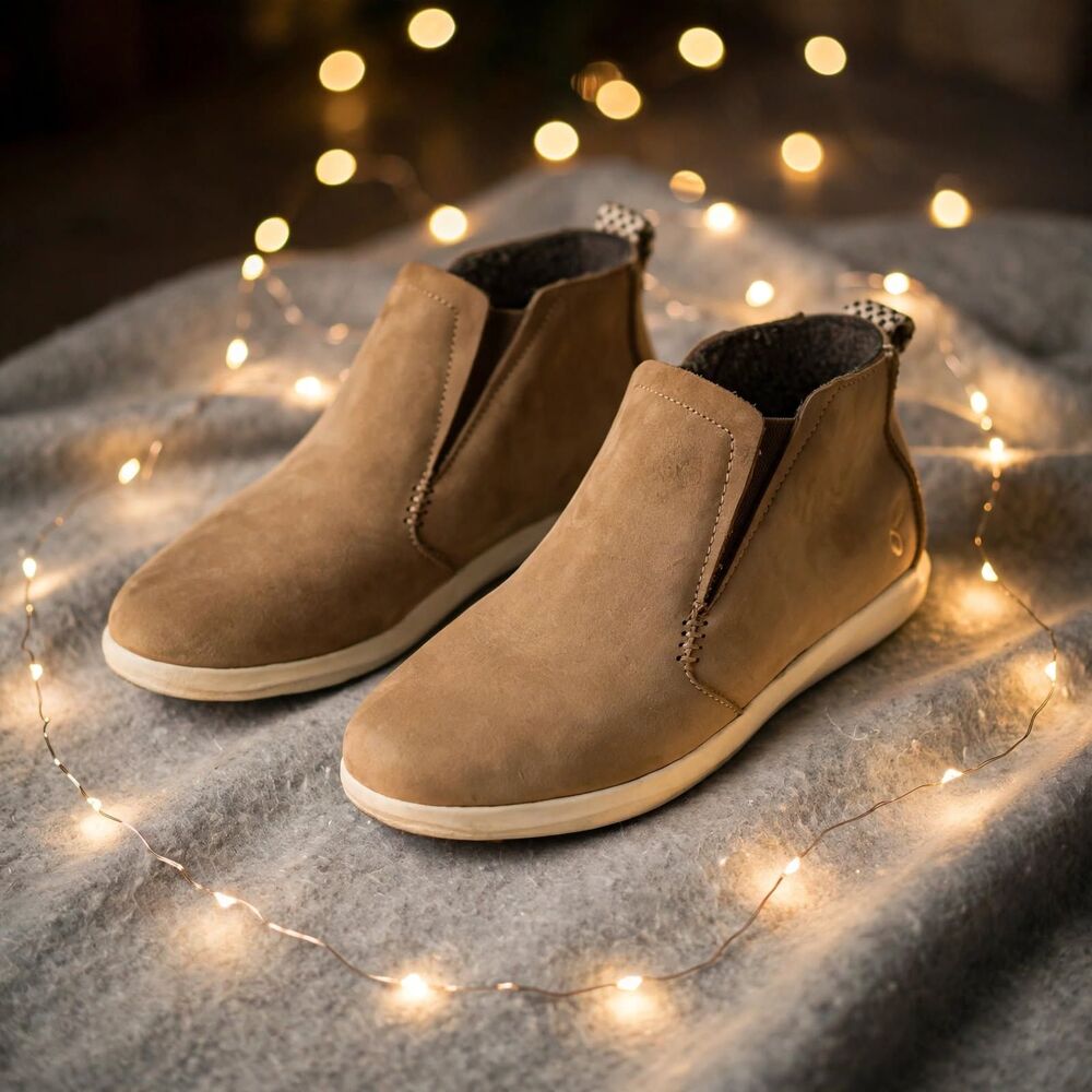 OluKai Hawai'iloa Manu Hope Boot 6.5 Tan Suede Slip On Wool Lined Leather Chukka